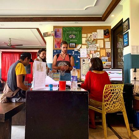 Хостел Madpackers Delhi Нью-Дели Экстерьер фото