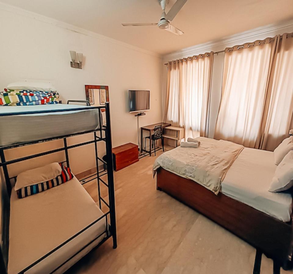 Хостел Madpackers Delhi Нью-Дели Экстерьер фото