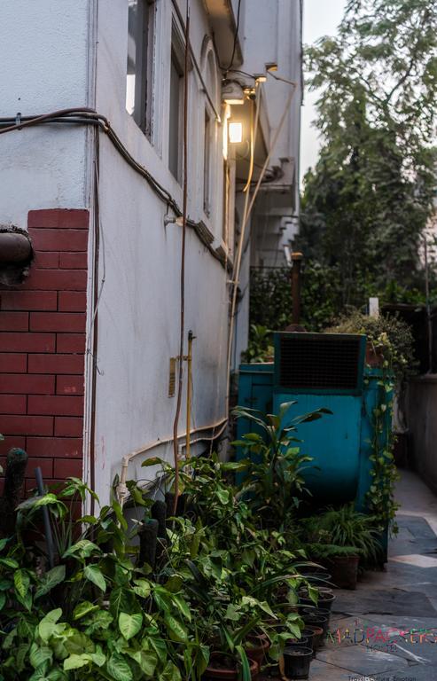 Хостел Madpackers Delhi Нью-Дели Экстерьер фото