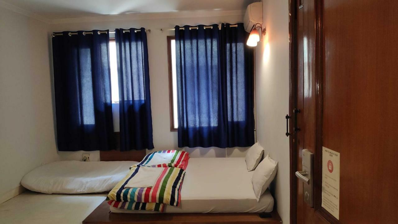 Хостел Madpackers Delhi Нью-Дели Экстерьер фото