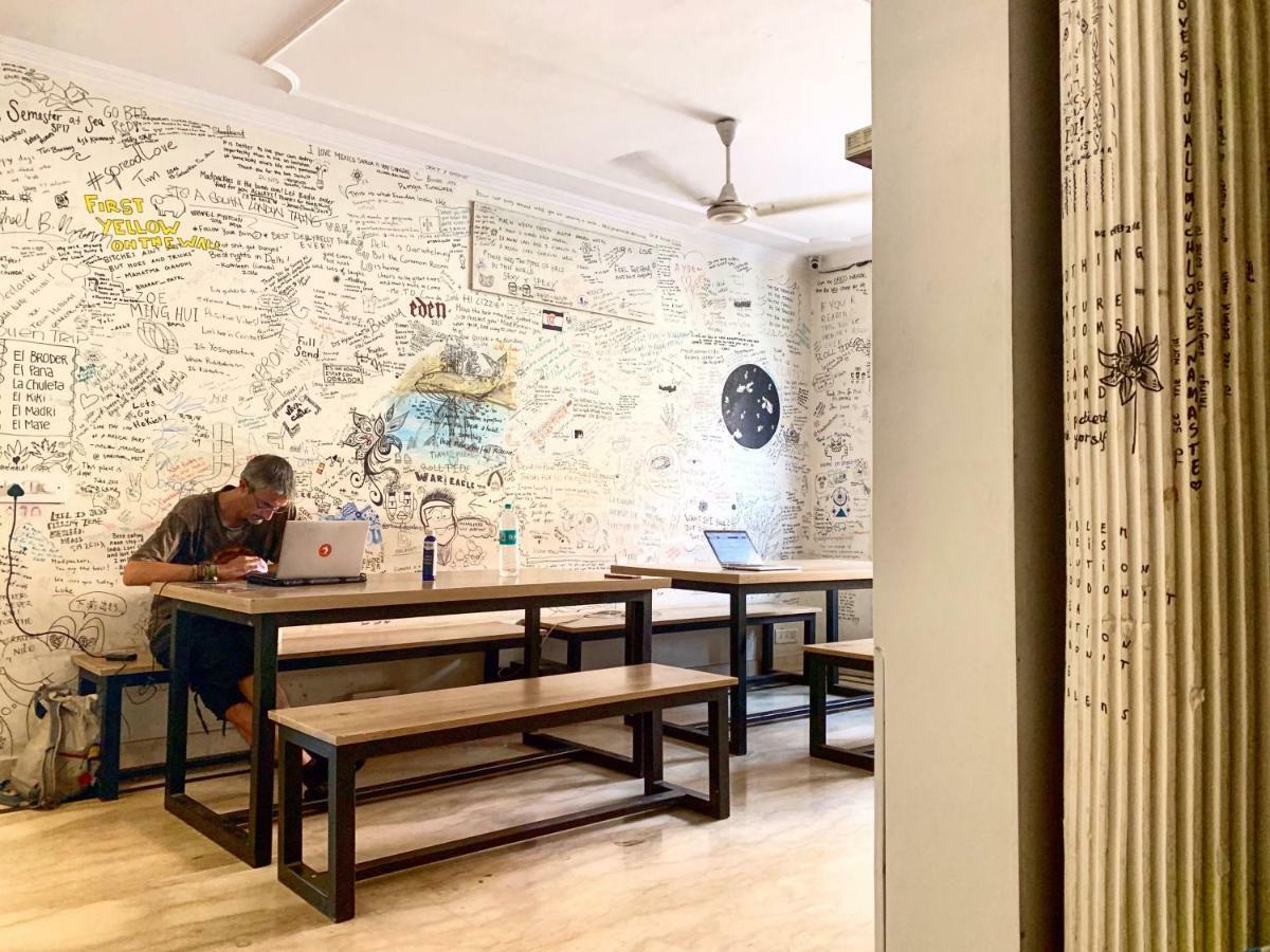 Хостел Madpackers Delhi Нью-Дели Экстерьер фото