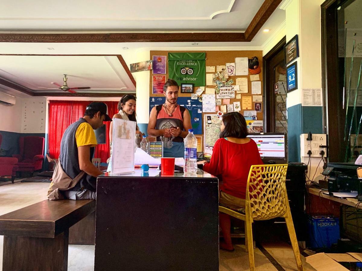 Хостел Madpackers Delhi Нью-Дели Экстерьер фото